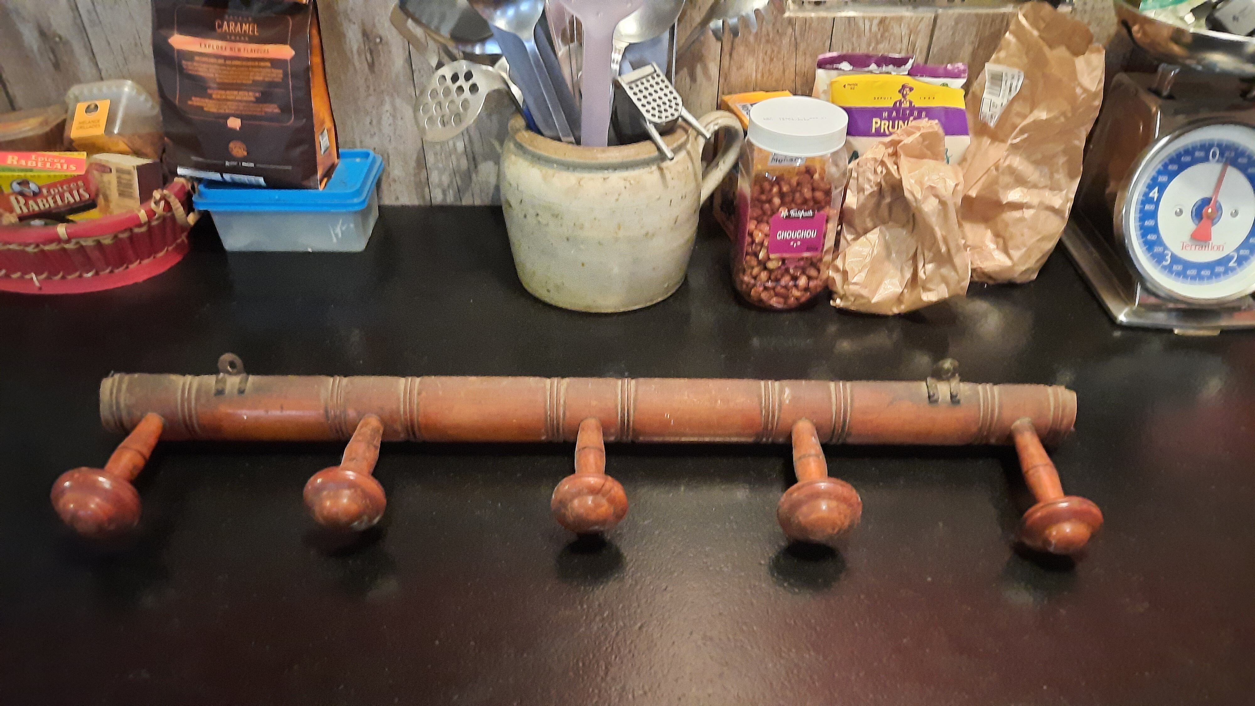 Wall coat rack 5 wooden hooks