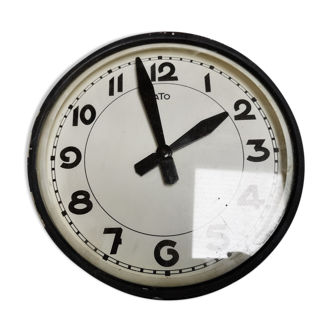 Single-sided ATO clock