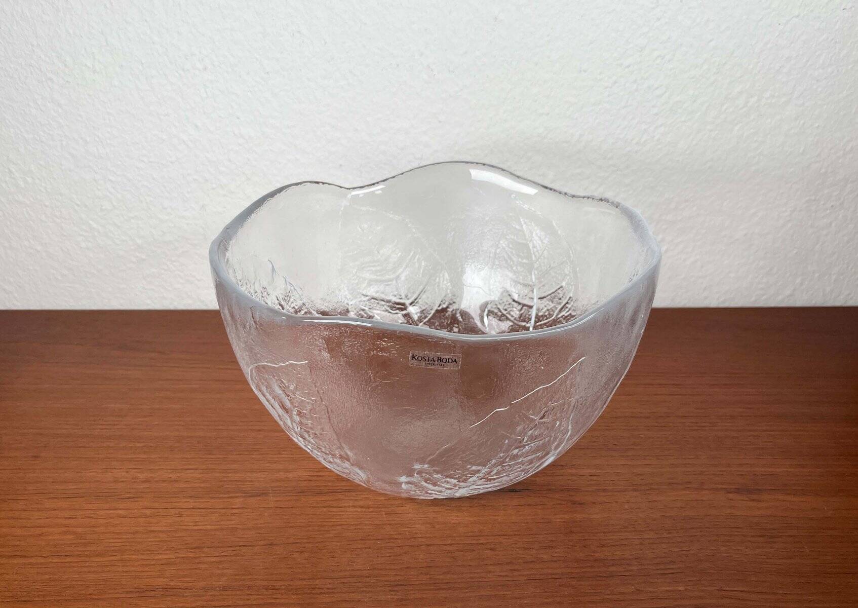 Large vintage Swedish glass bowl with floral decoration by Ann Wärff for Kosta Boda, 1970s.