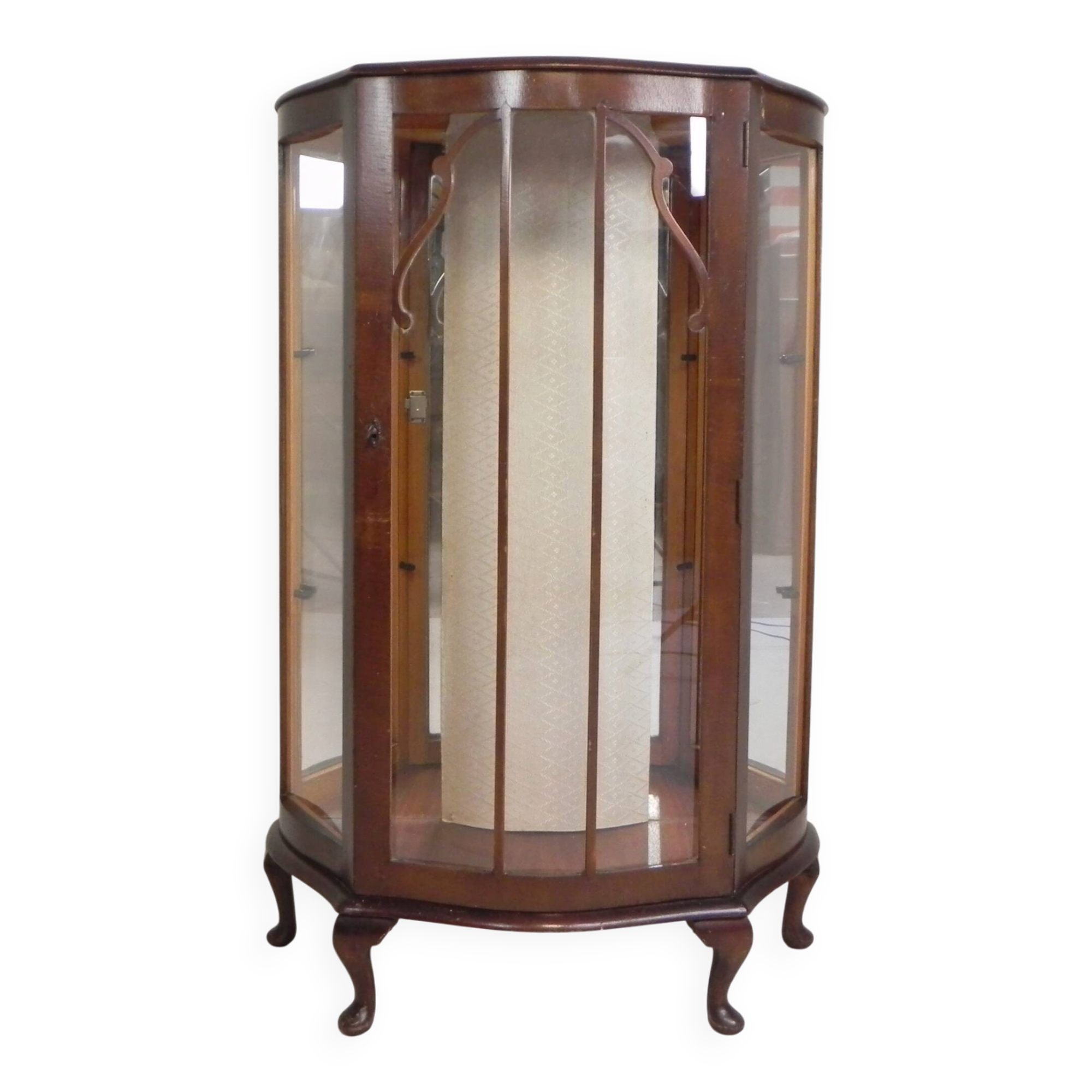 English Art Deco display cabinet on ornate legs, 1930s