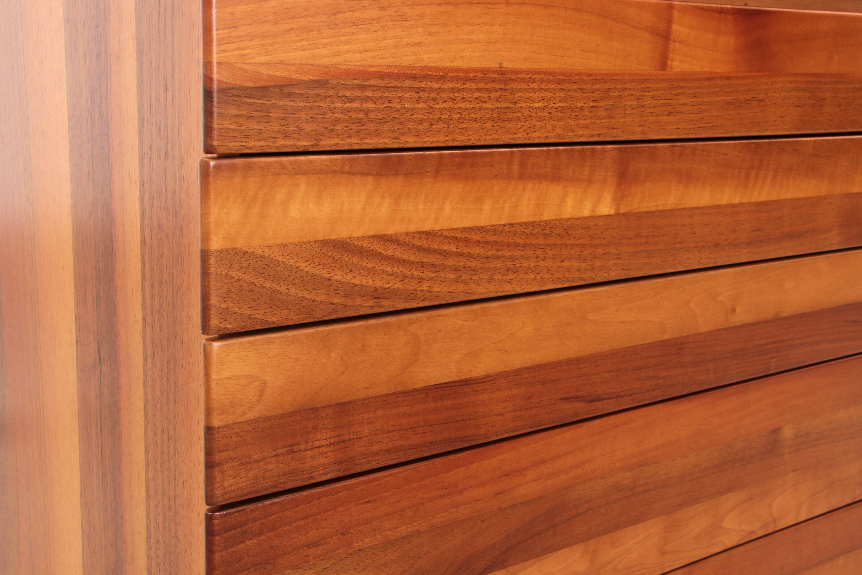 Afra & Tobia Scarpa Walnut secretary chest of drawers for Molteni, 1970 Italy