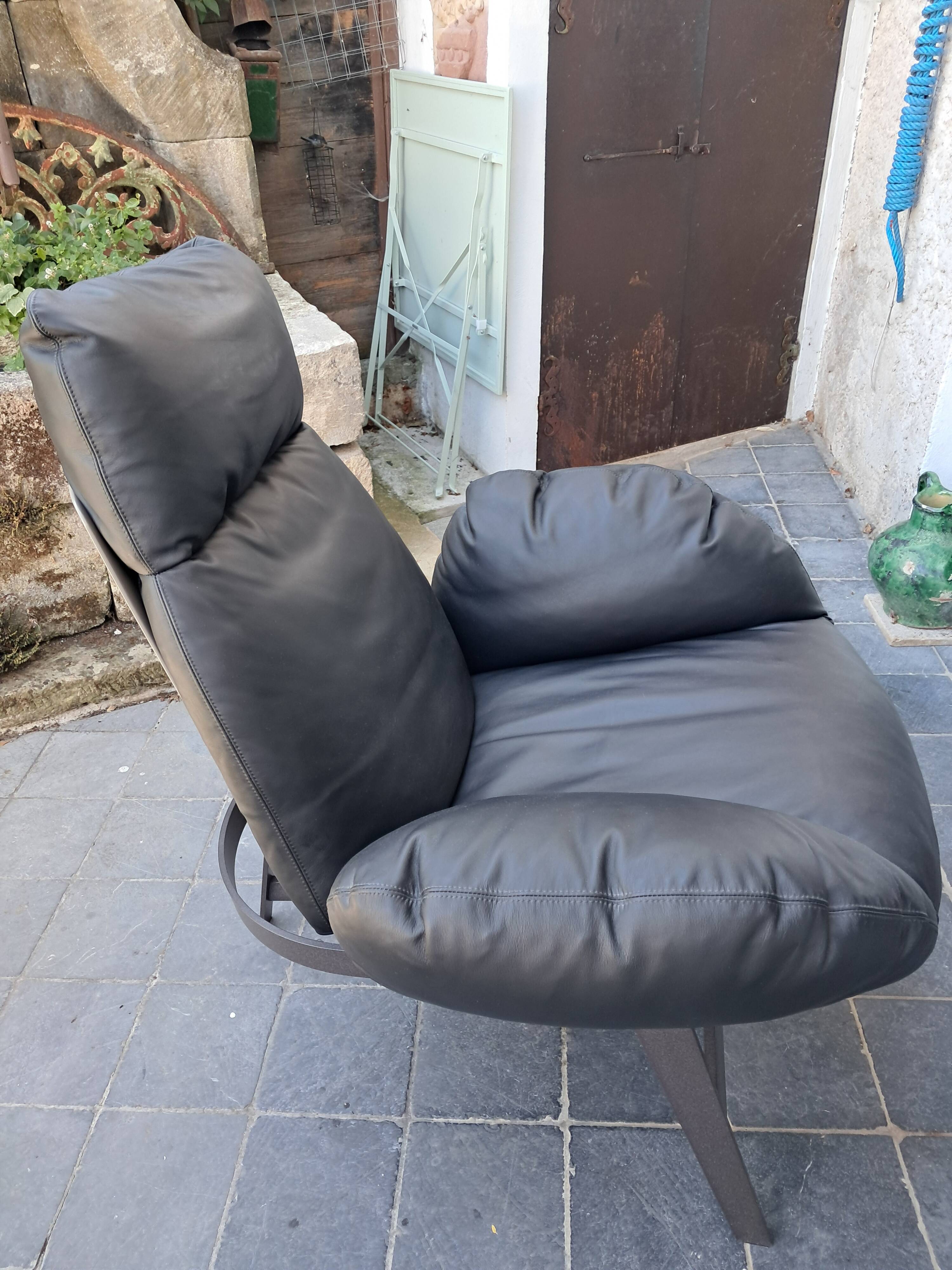 Armchair Arketipo Model Jupiter polyurethane shell grey beige black leather