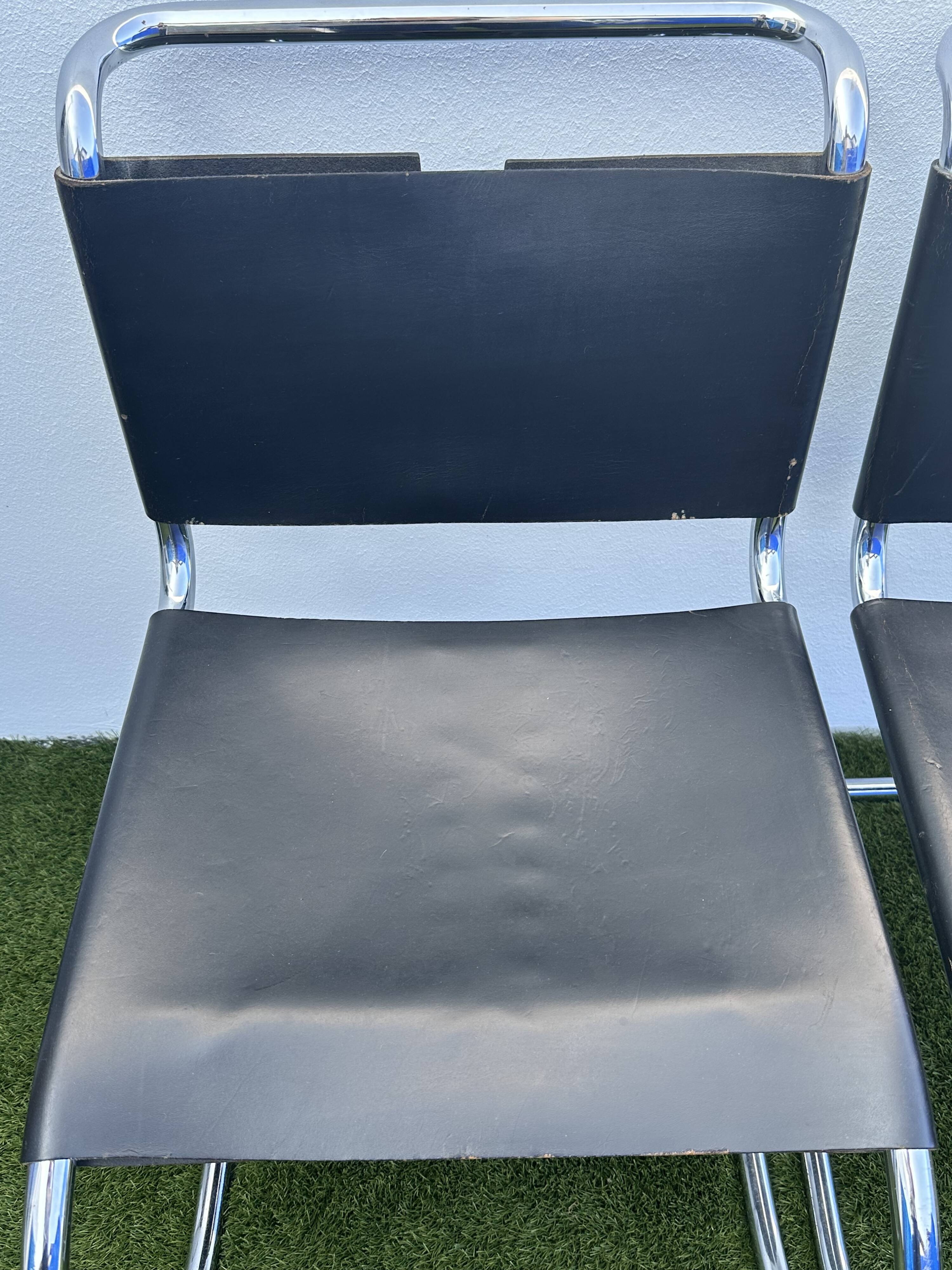 Pair of MR 10 chairs with Mies Van der Rohe laces, Knoll International