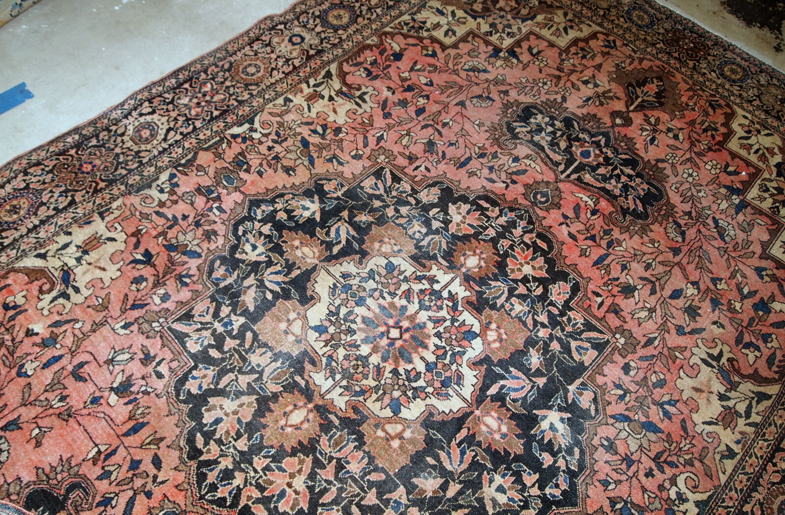 Handmade antique Persian Sarouk Farahan rug 4.1' x 6.3' (125cm x 192cm) 1880s