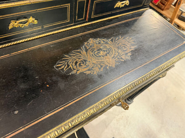 Bureau Napoléon III en bois noirci