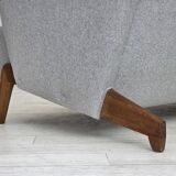 Design danois par Arne Hovmand-Olsen, canapé 3 places modèle 490, refait à neuf.