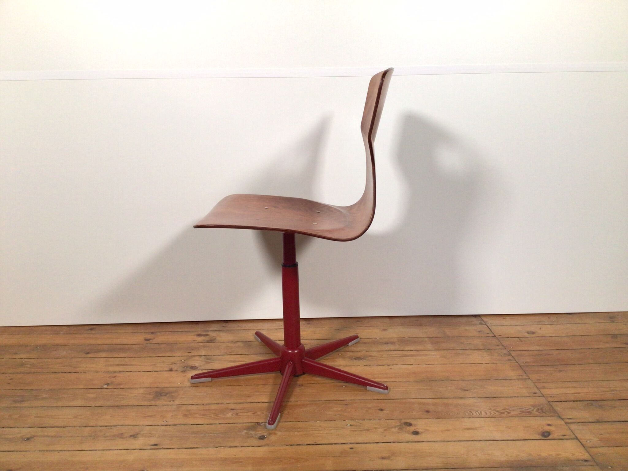 height adjustable industrial chair