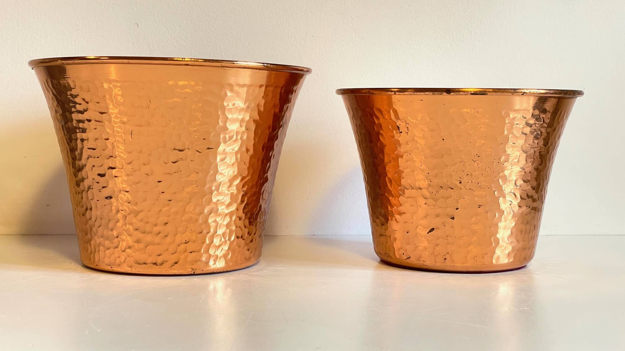 HAMMERED COPPER CACHE-POTS 1960s