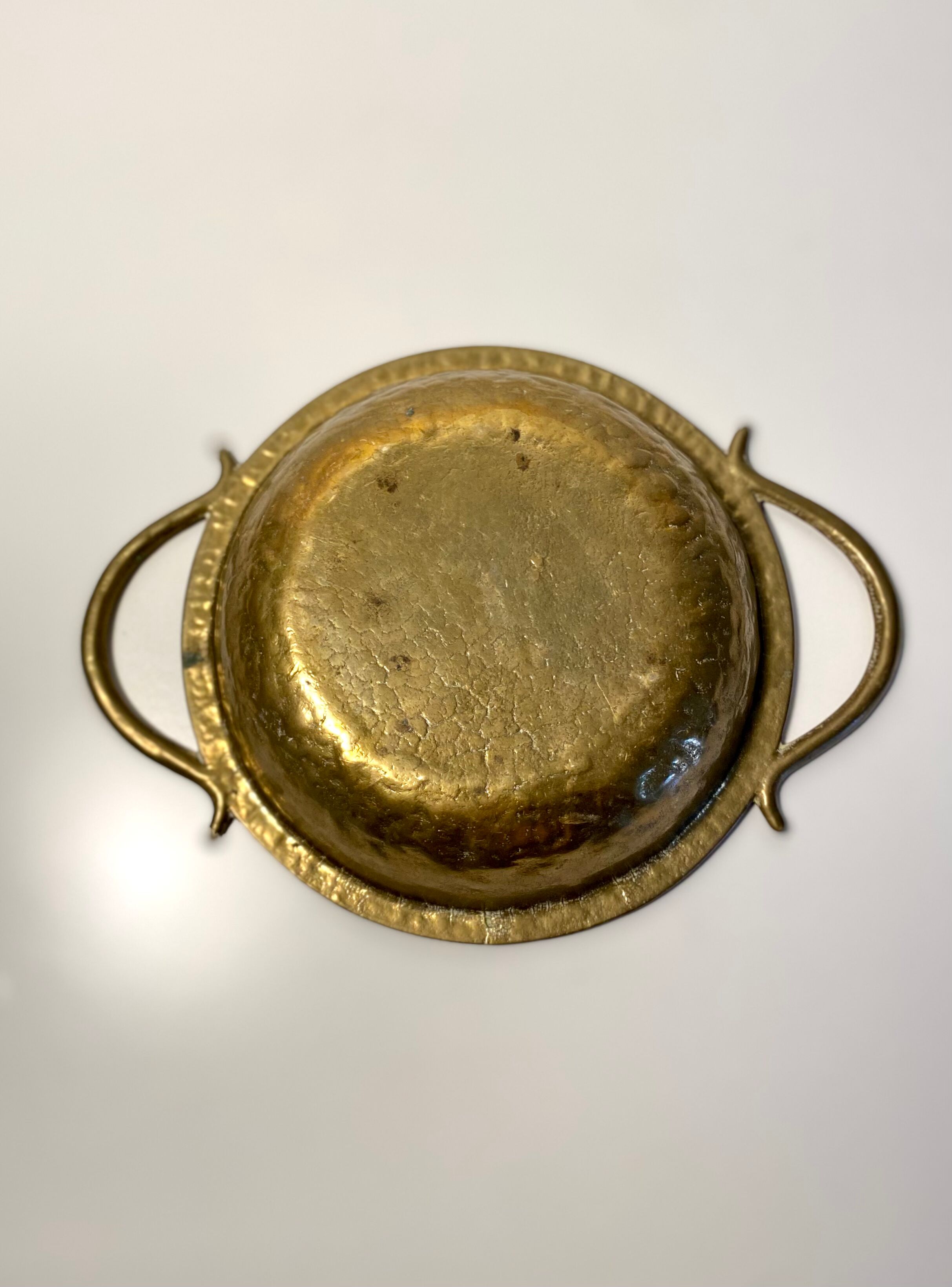 Plateau en laiton antique