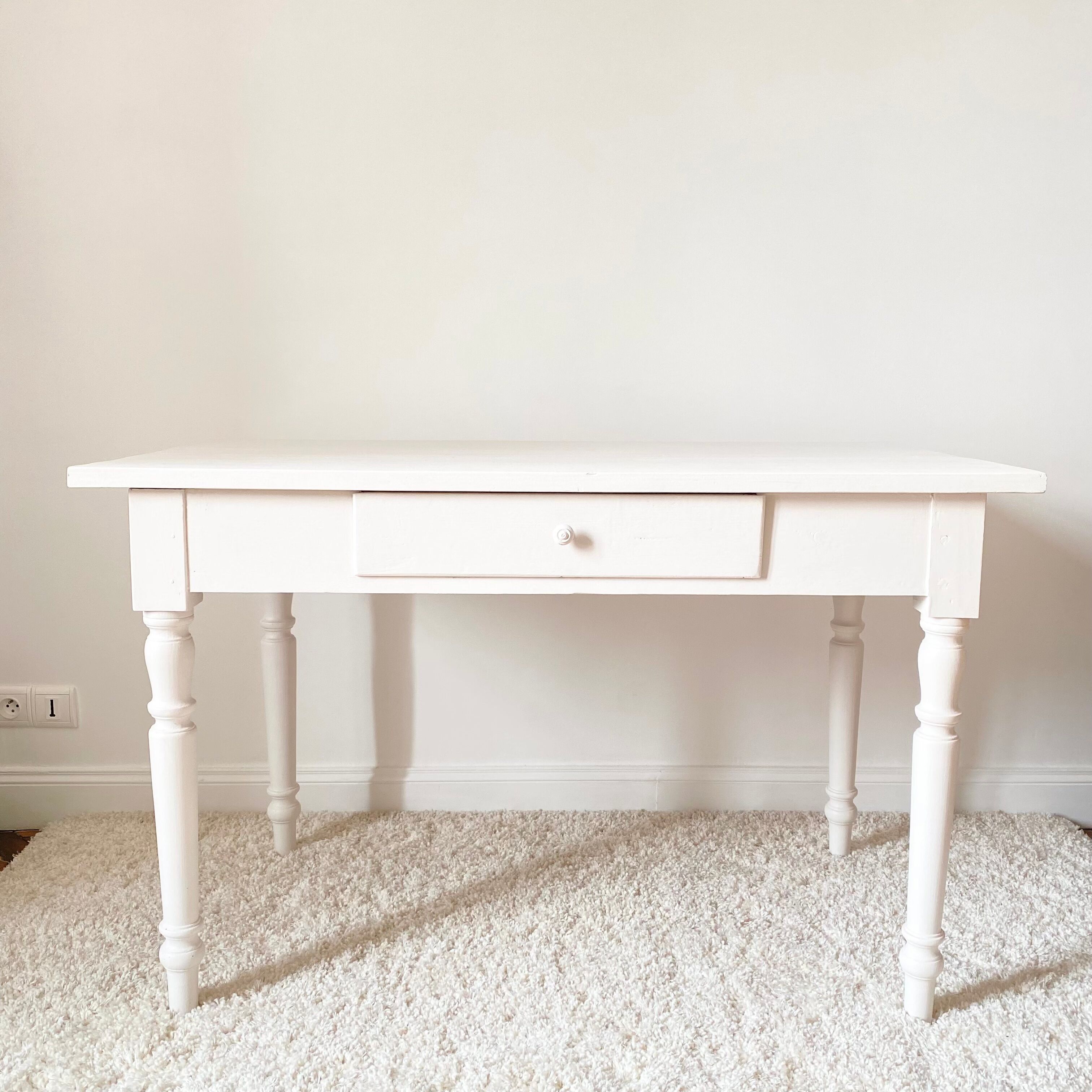 White farmhouse table