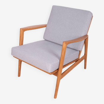 Model 300-139 Armchair from Swarzędzka Factory, 1960s