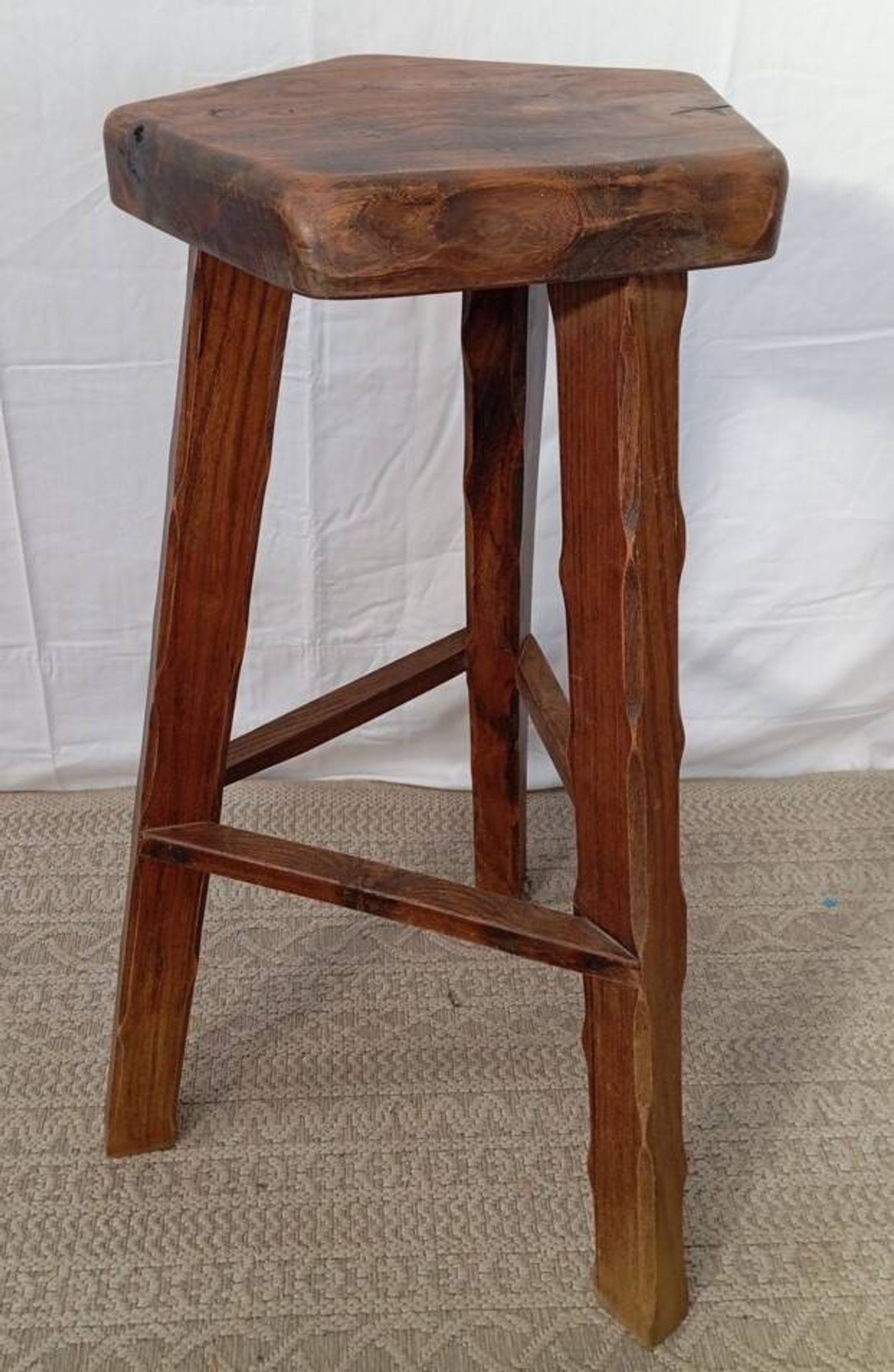 Tabouret de bar en orme esprit Olavi Hanninen