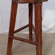 Tabouret de bar en orme esprit Olavi Hanninen
