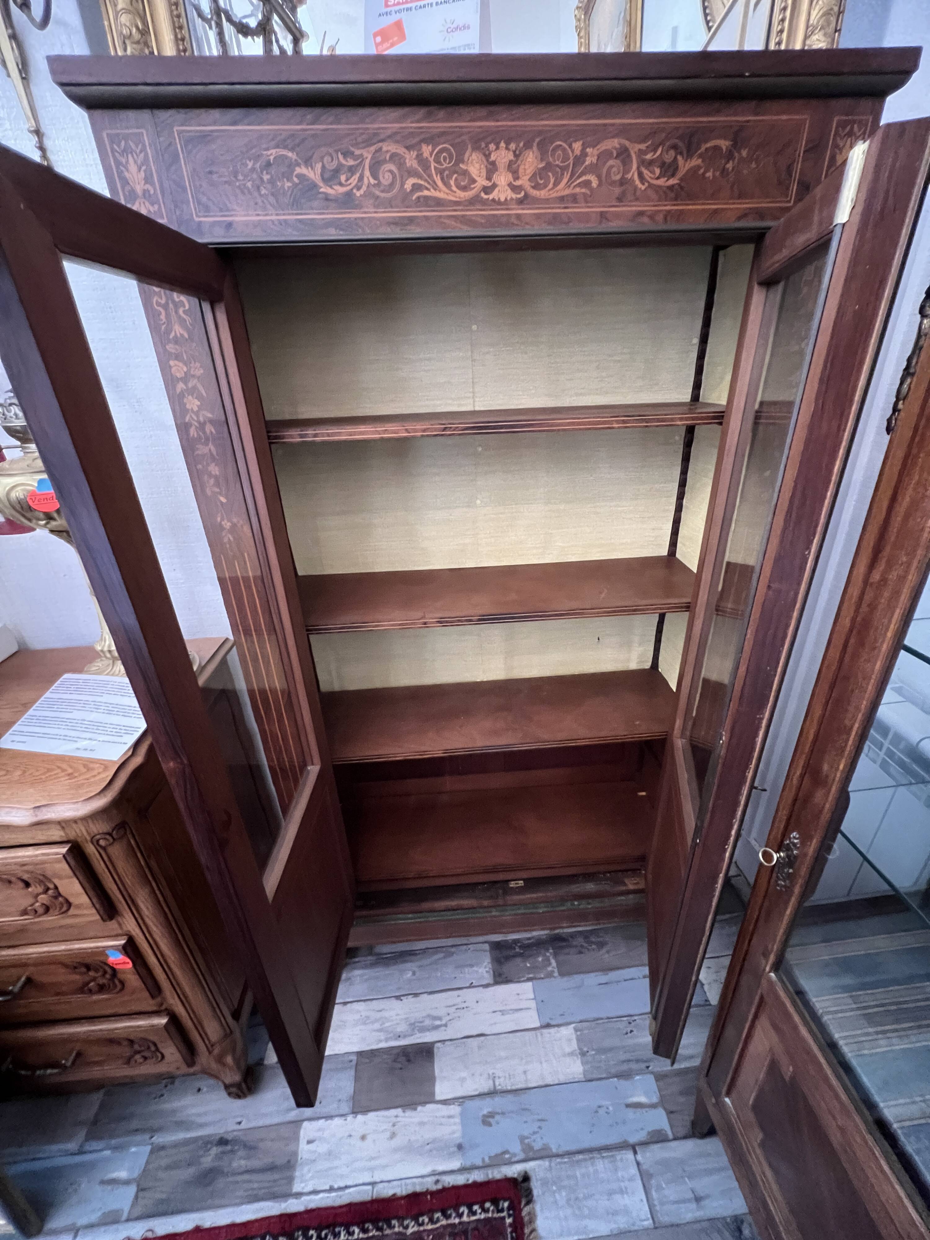 Charmante petite bibliothèque vitrine, typique d’époque Napoléon III