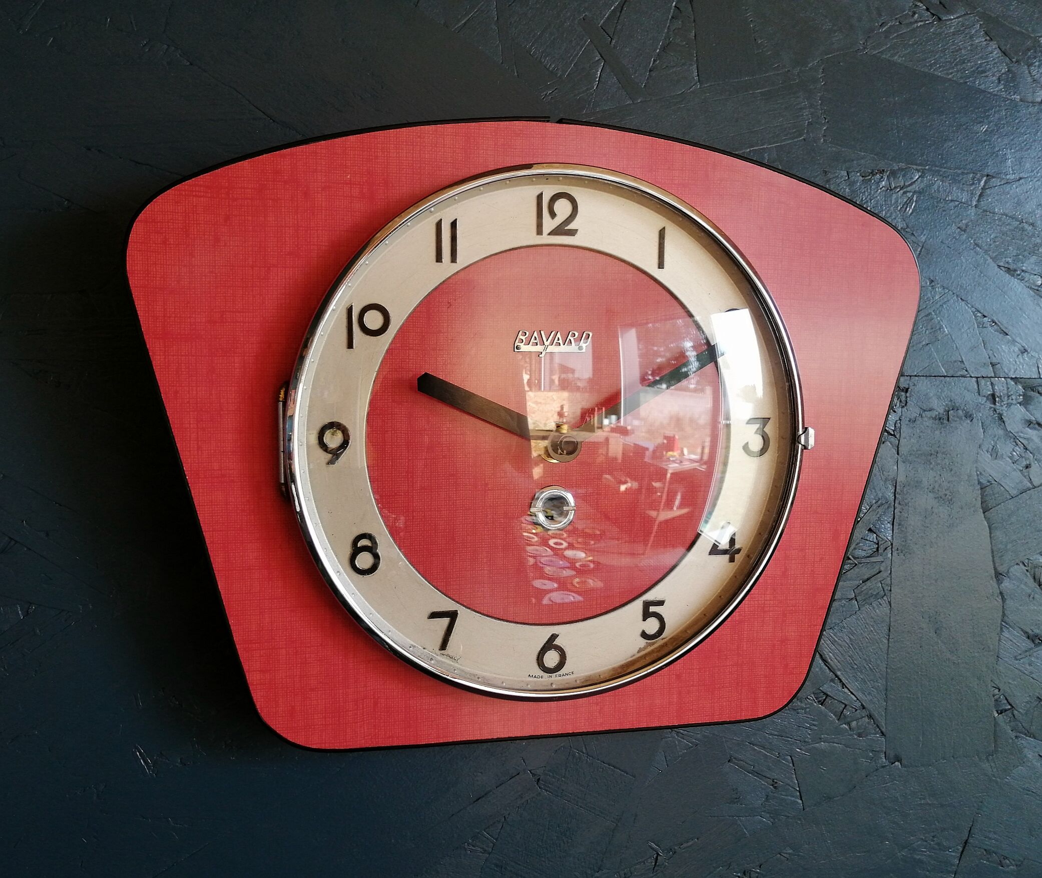 Vintage formica clock silent wall clock "Bayard red"