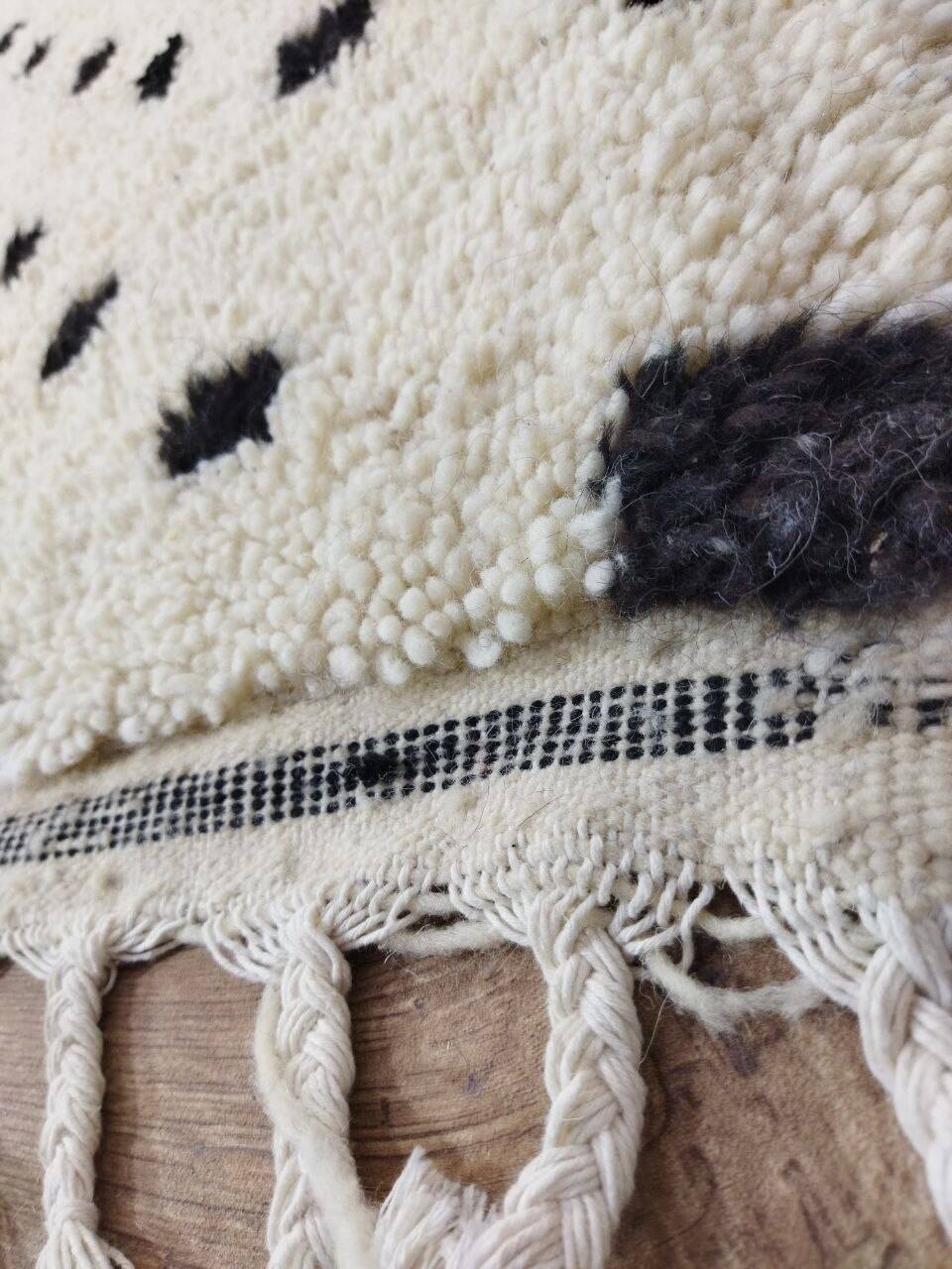 Handmade moroccan polka dot berber rug 294 x 194 cm