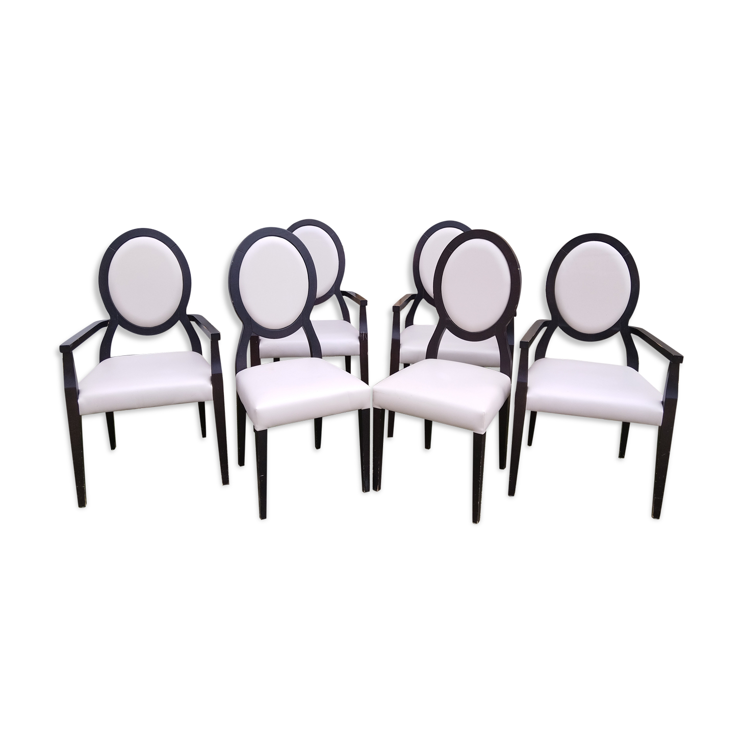 Set armchairs and chairs medallion design
