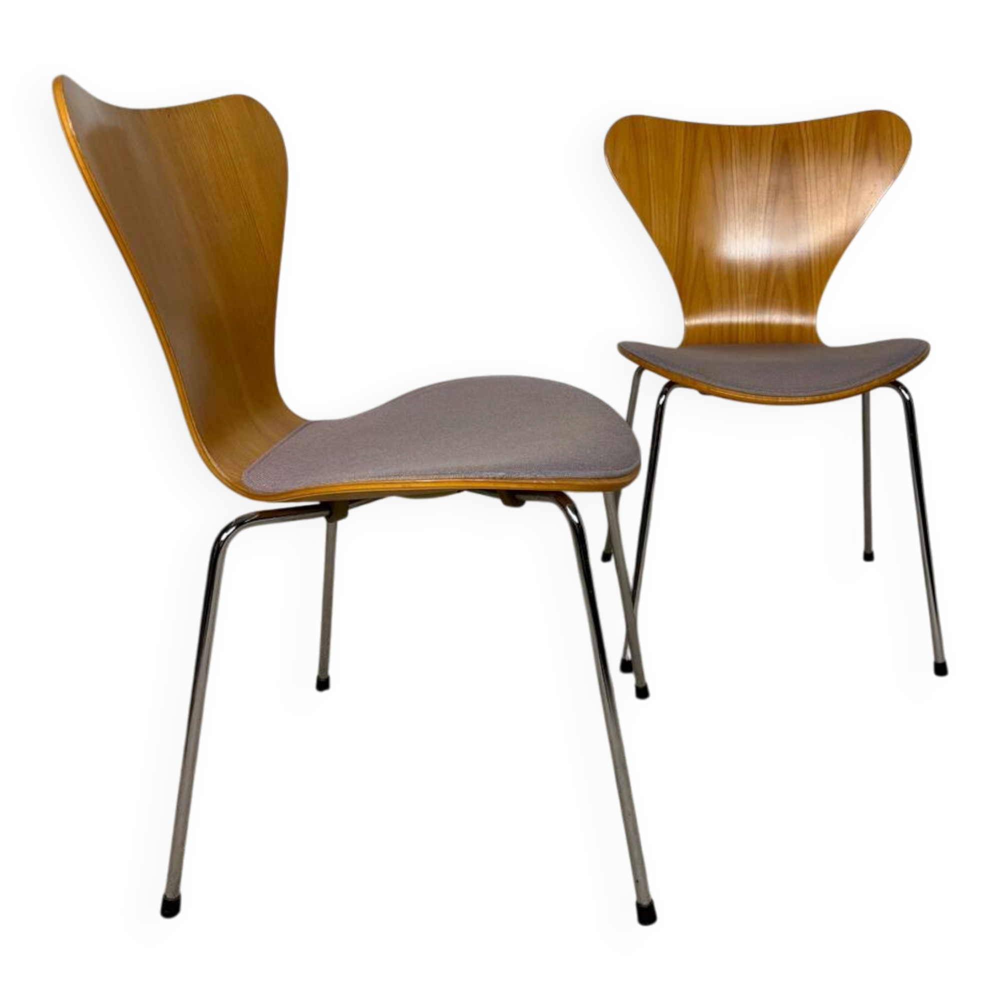 Pair of chairs Series 7 – Arne Jacobsen for Fritz Hansen