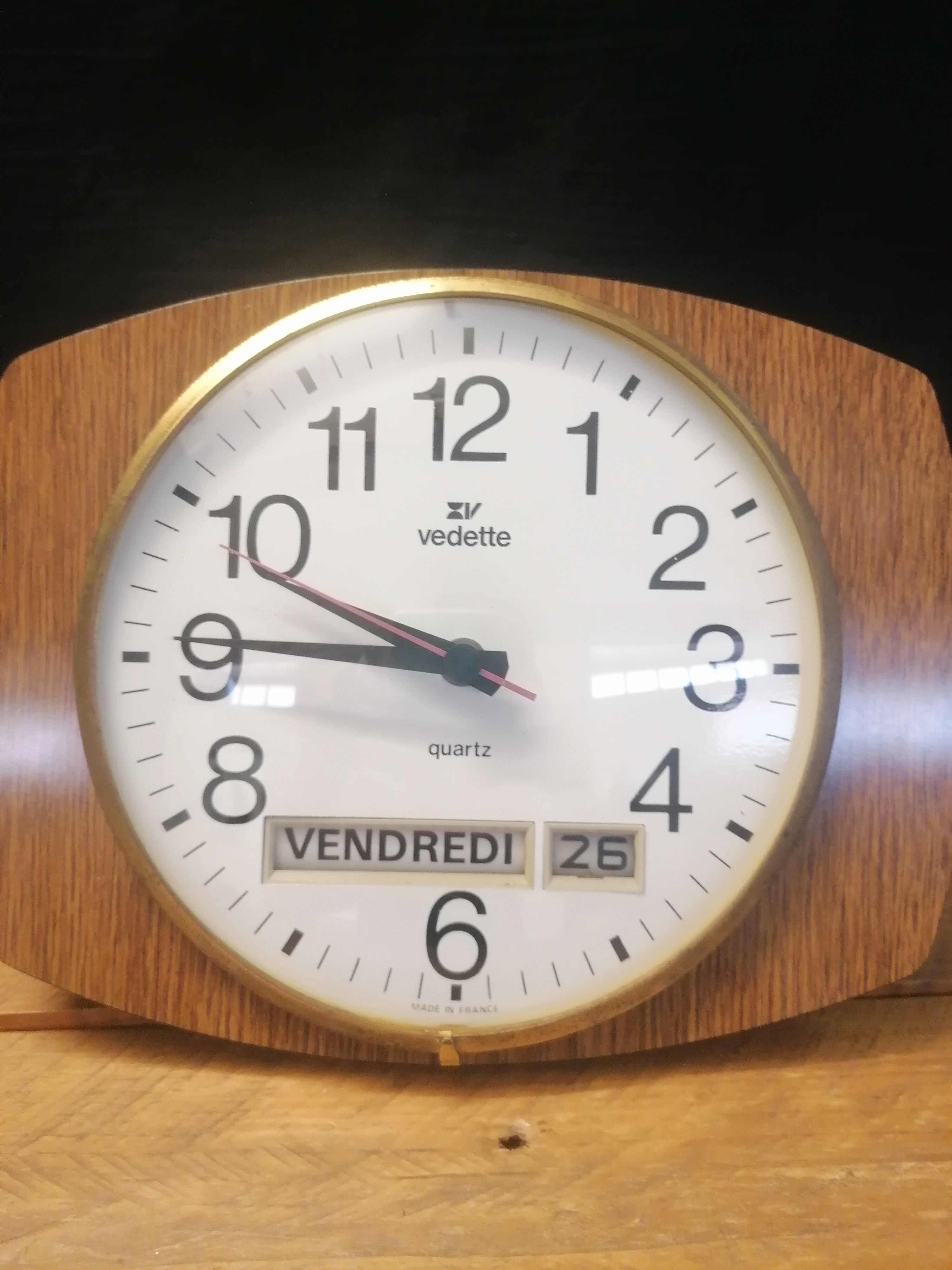 Vintage clock - Vedette france - date- formica- bulging glass- 1960's