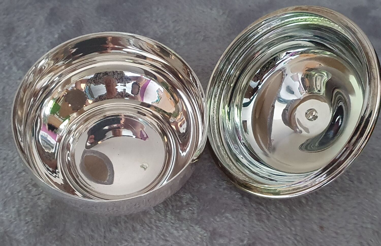 Sugar bowl in vintage silver metal