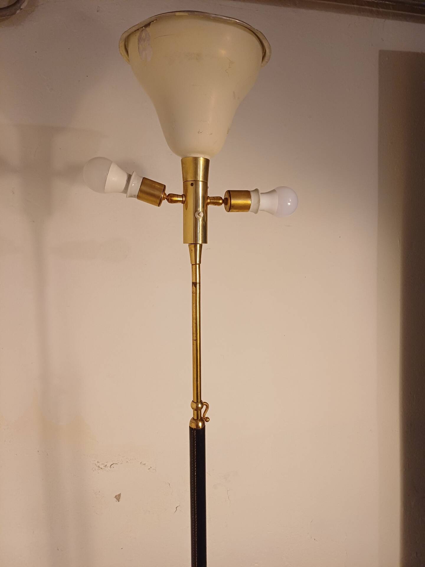 Gino Sarfatti floor lamp model 1025 Arteluce