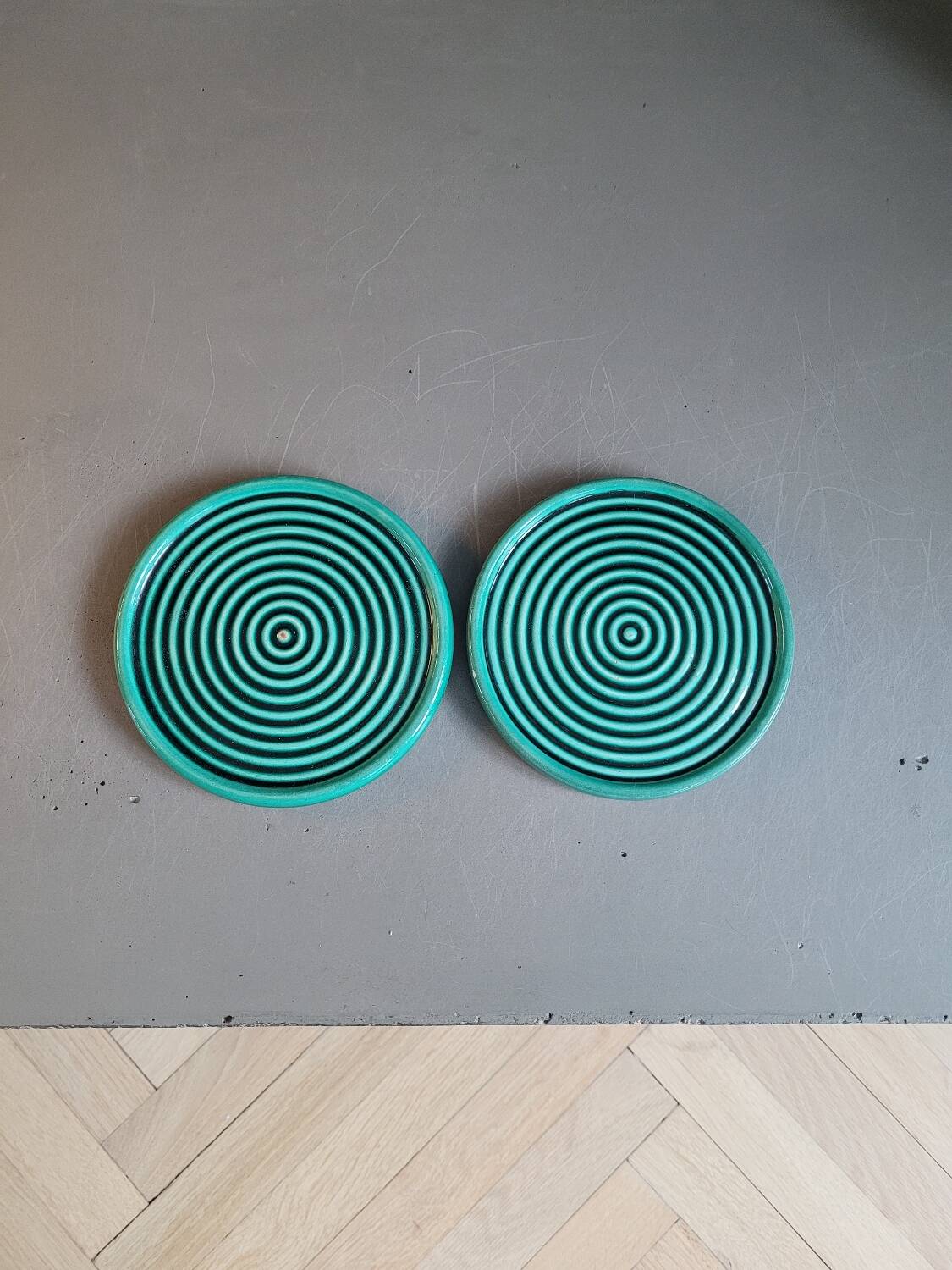 Paire de dessous de bouteille en porcelaine verte