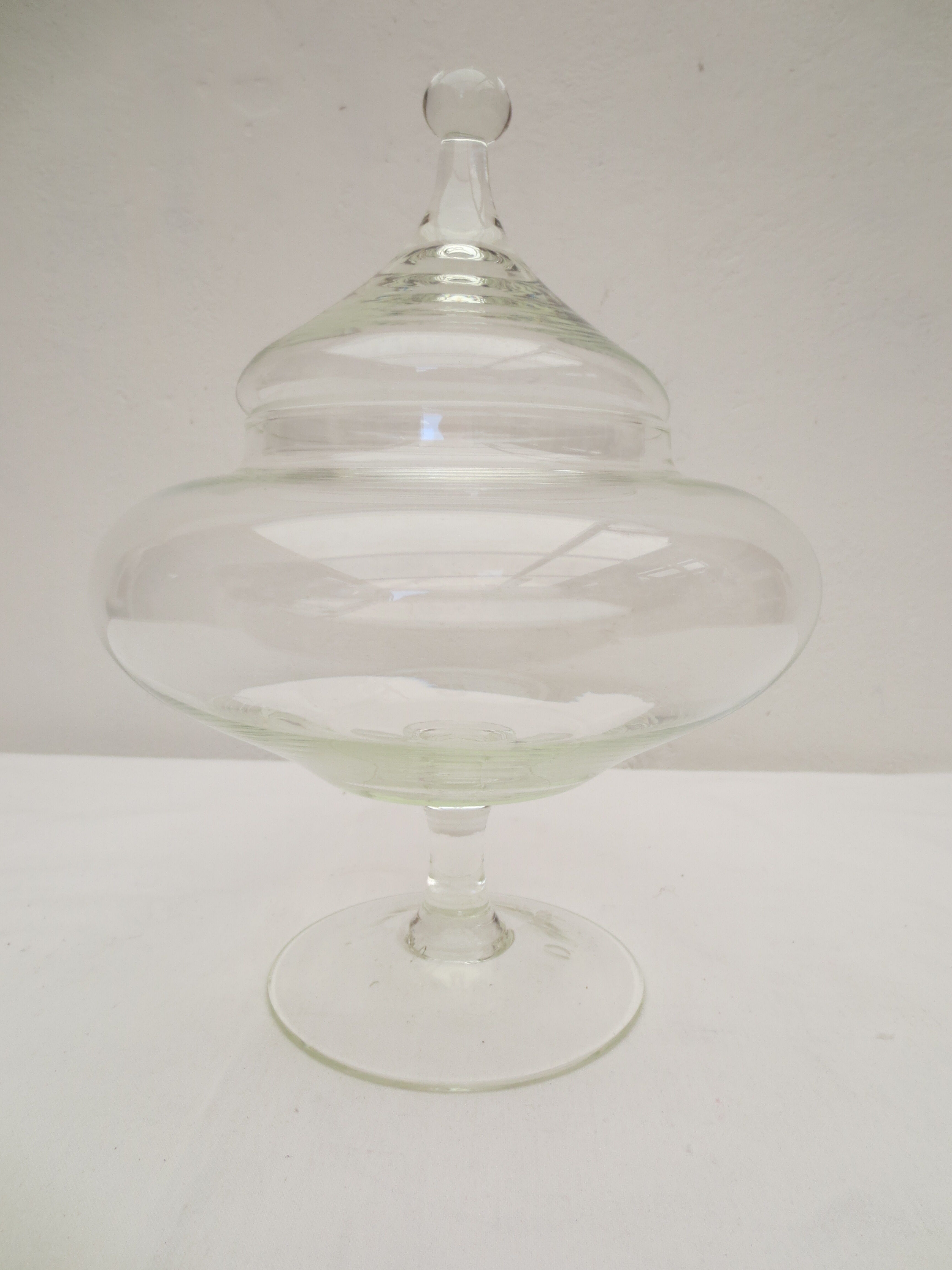 adorable standing candy maker with transparent glass lid