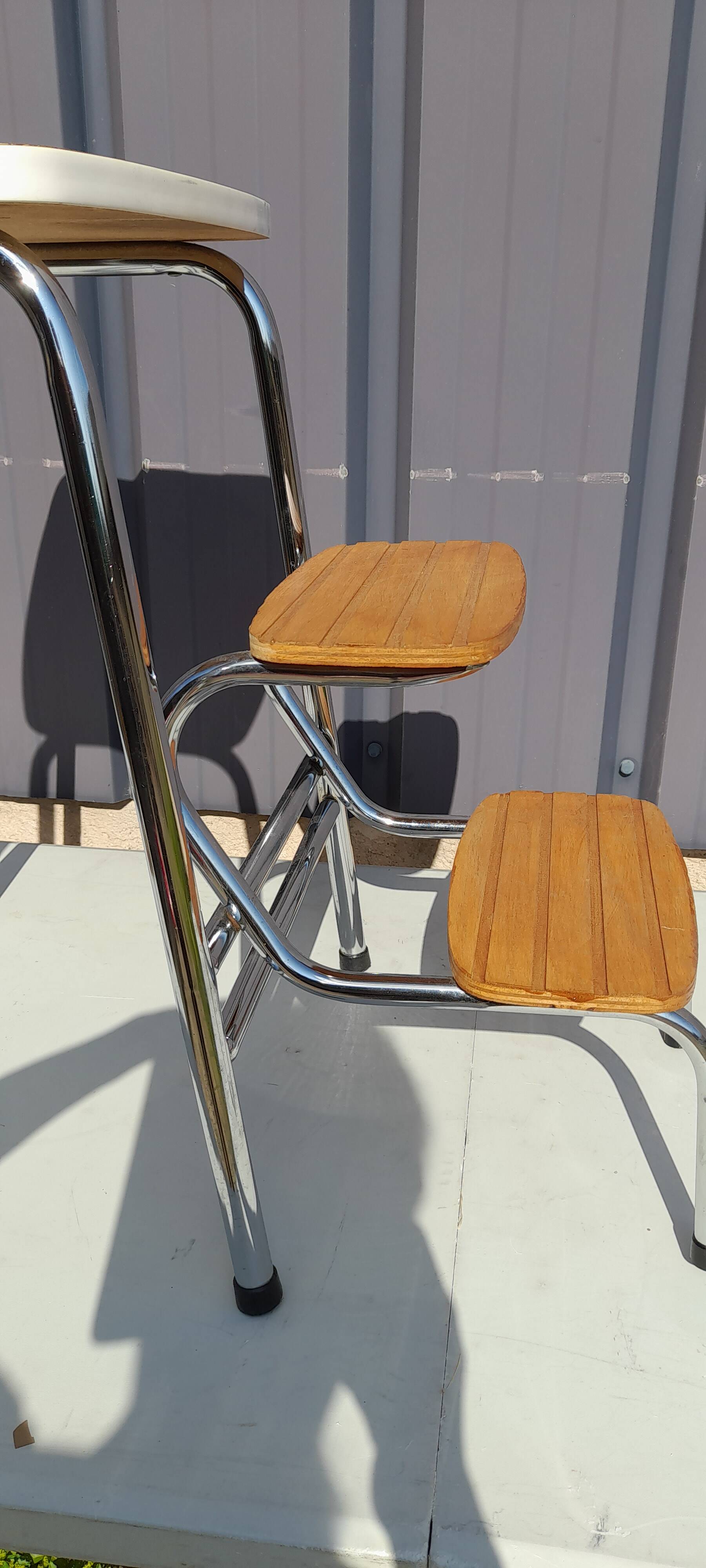 Tabouret escabeau marchepied en formica marron