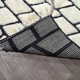 Handmade pure wool rug, size 140 x 260 cm.