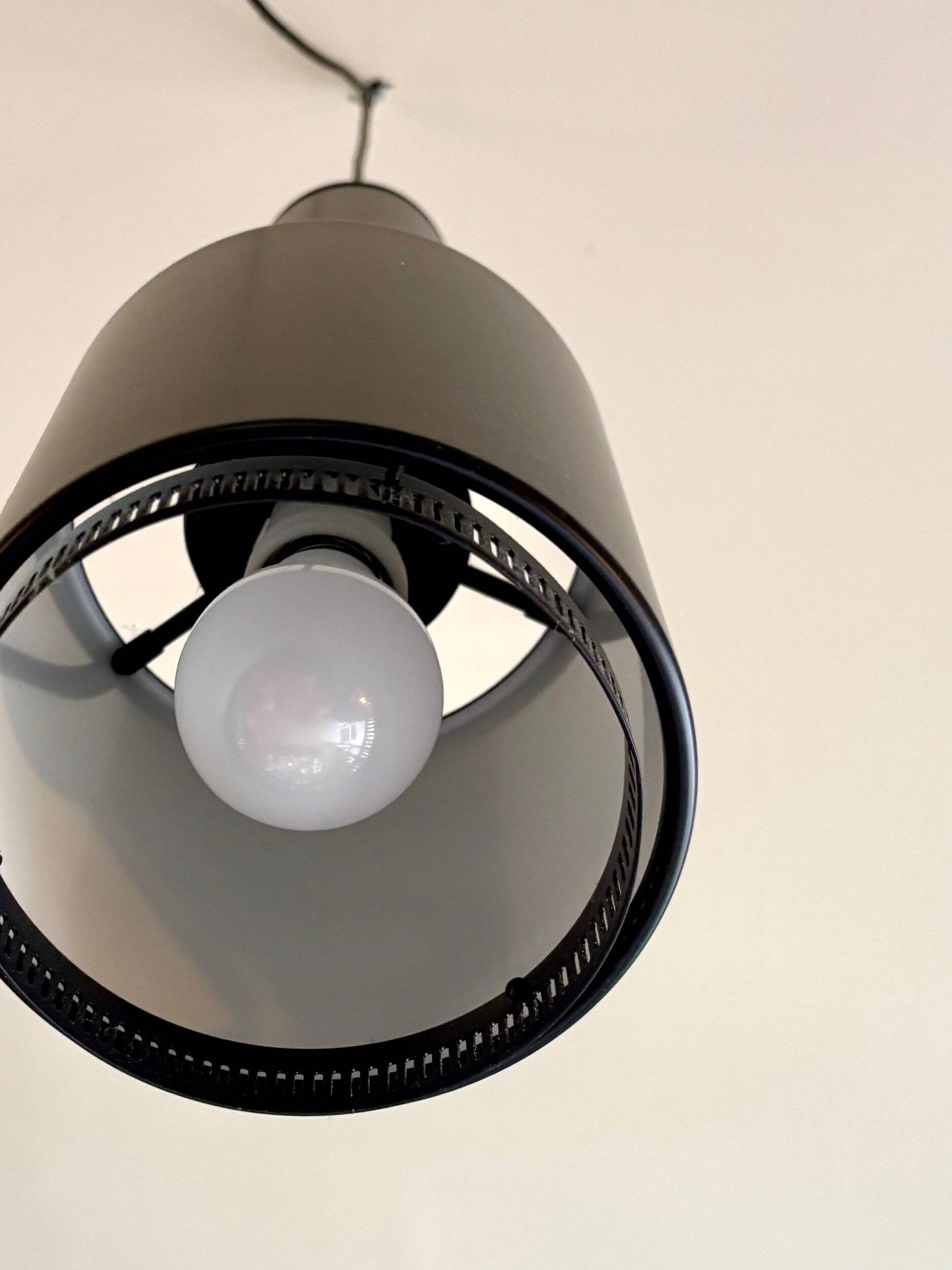 Suspension "Hand Grenade" A110 en acier laqué noir par Alvar Aalto pour Art