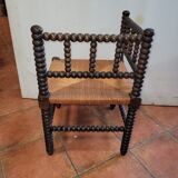 Corner mulched armchair