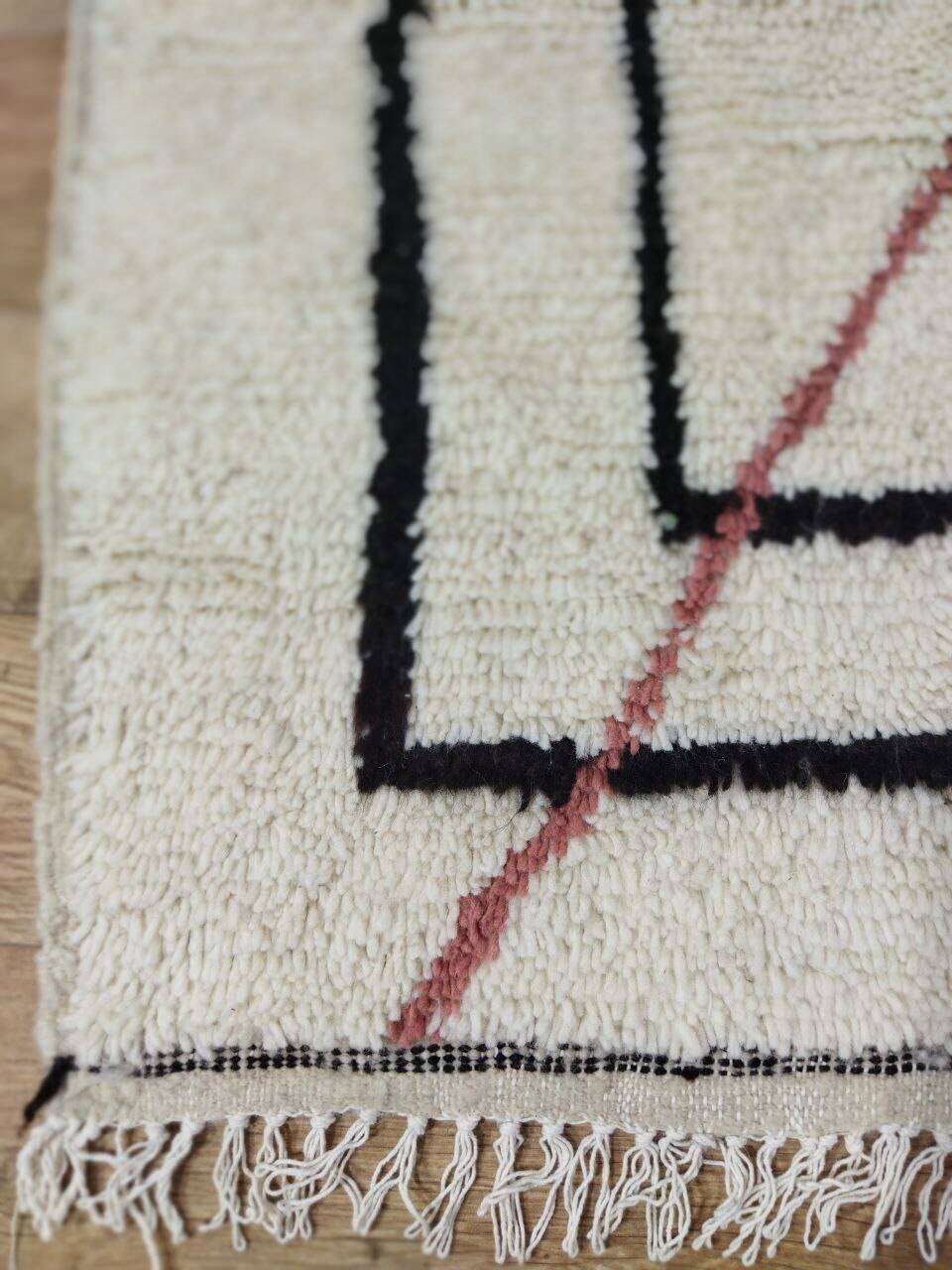 Handmade wool Berber rug 260 x 150 cm