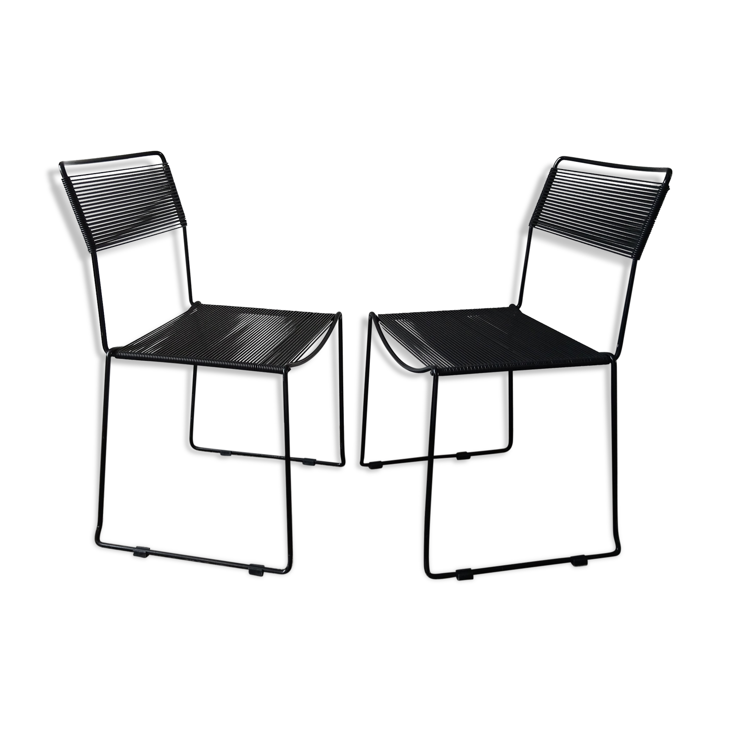 Paire de chaises spaghetti scoubidou noires années 70
