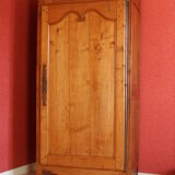 Armoire bonnetière régionale