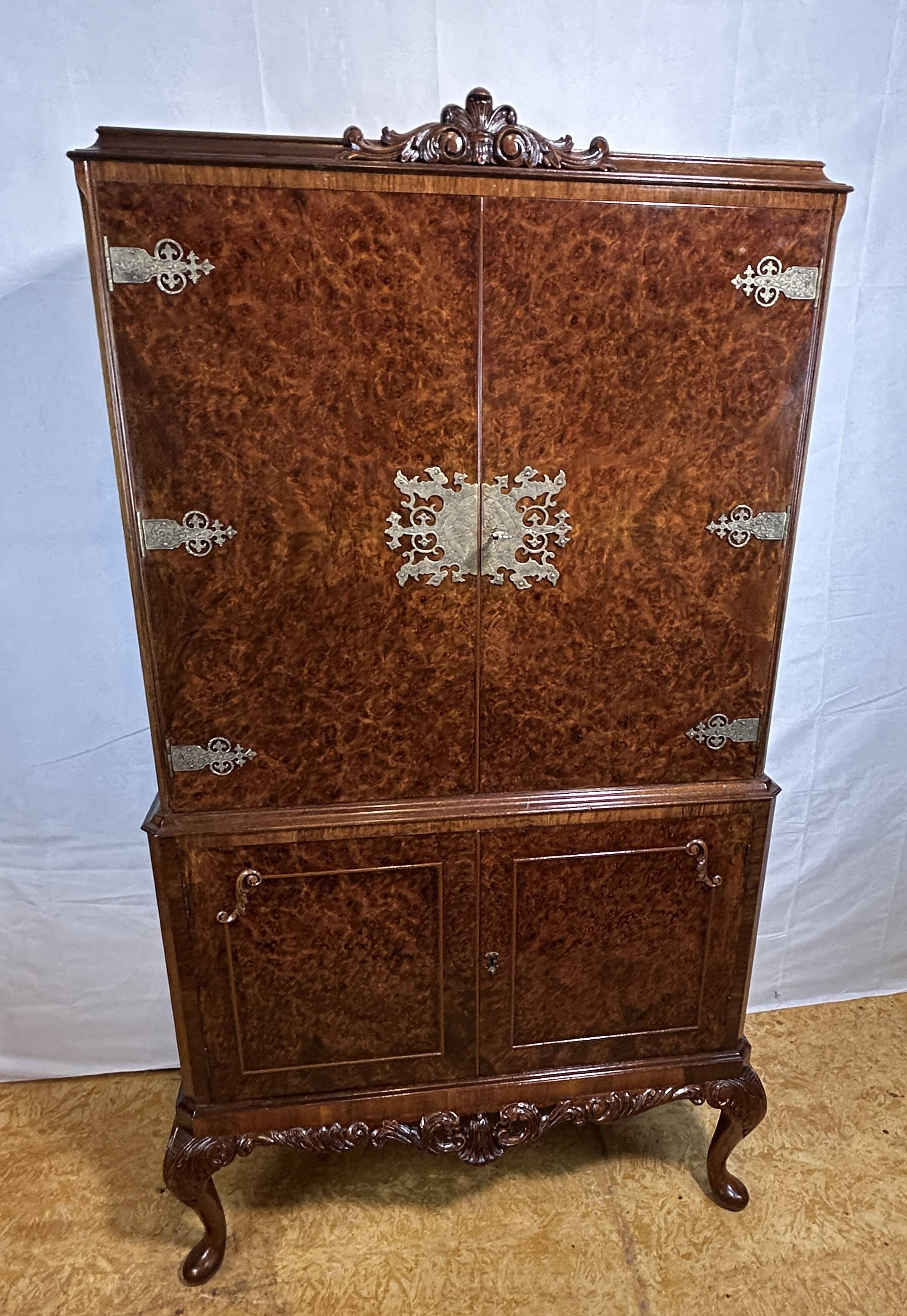 Mid-20th Century Burr Walnut Drinks Cabinet – Art Deco Elegance Meets Queen