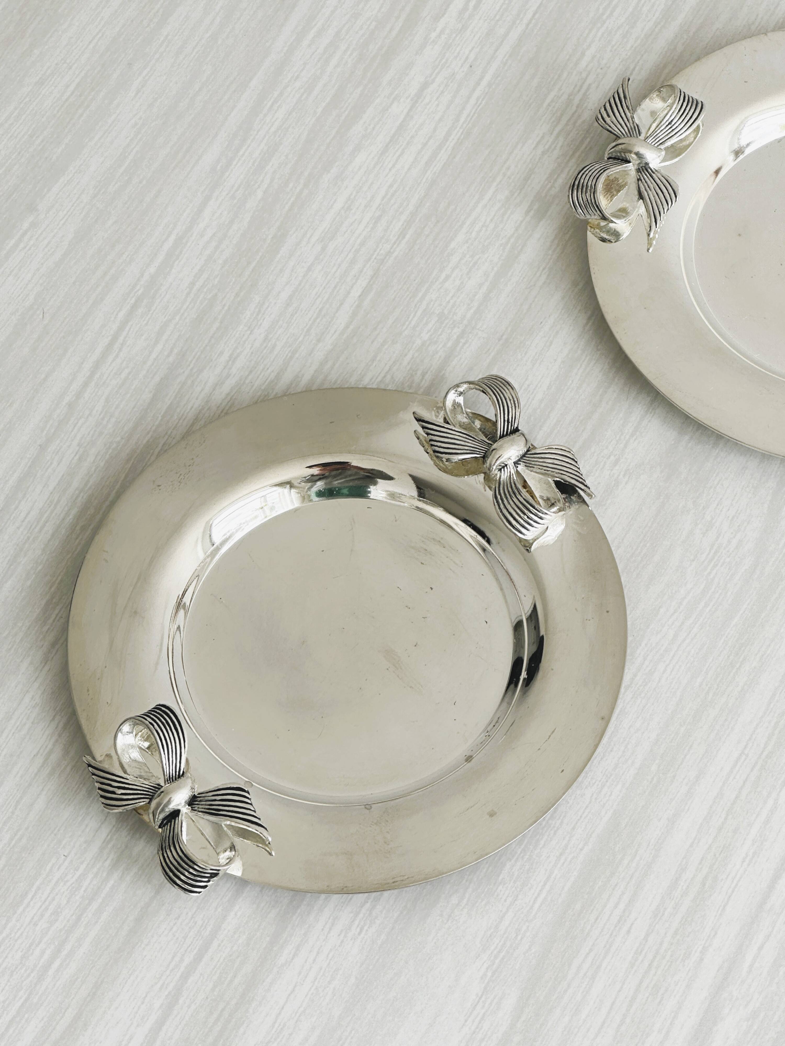 Reposes-bouteille en métal