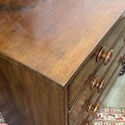 Victorian English commode from the 19th century in mahogany.