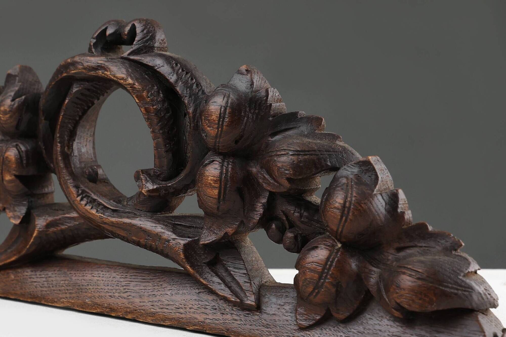 Oak pediment with hand-carved oak leaves around a wreath, France ca. 1850
