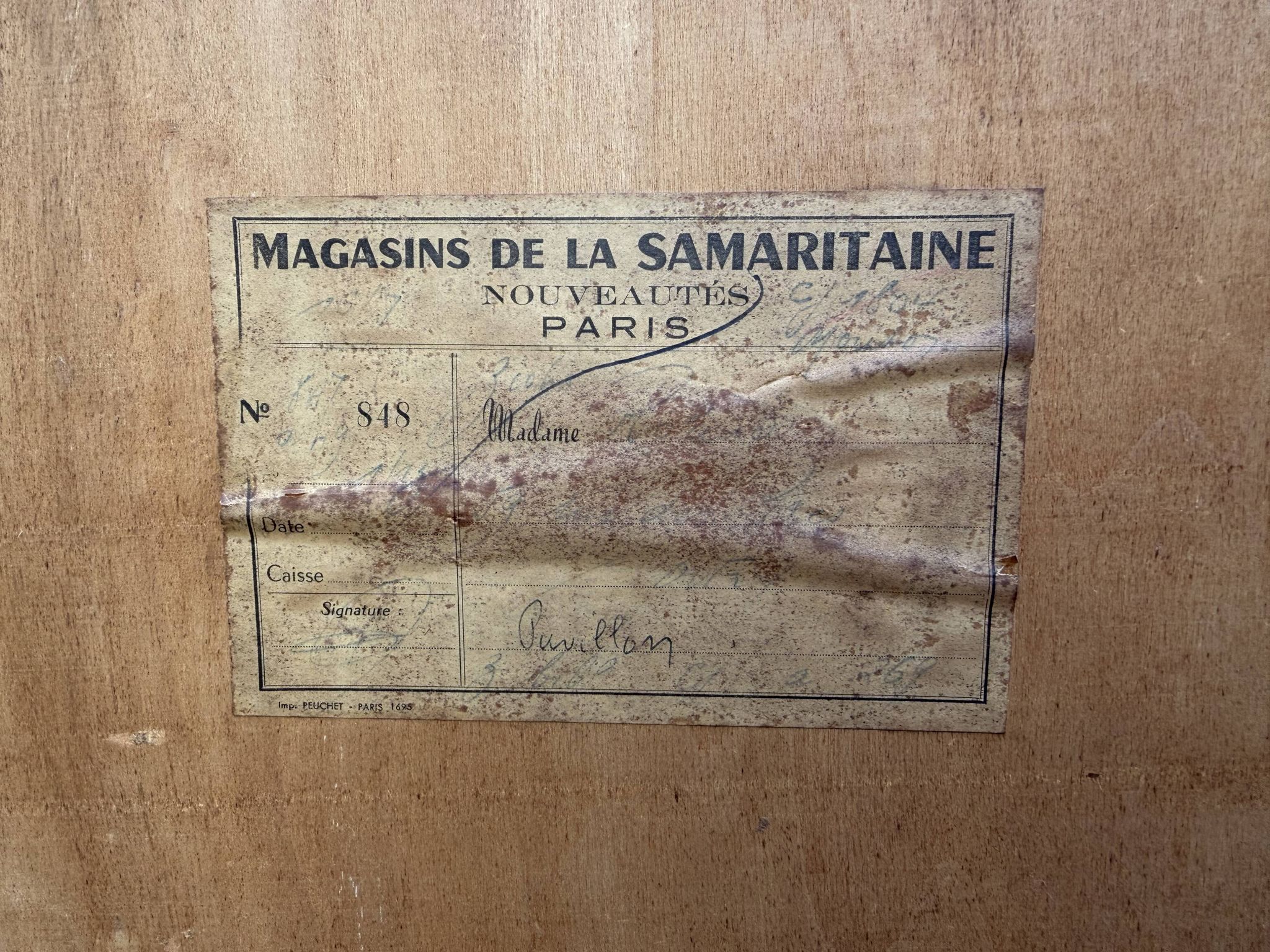 Armoire parisienne vitrée grise de la Samaritaine 1960