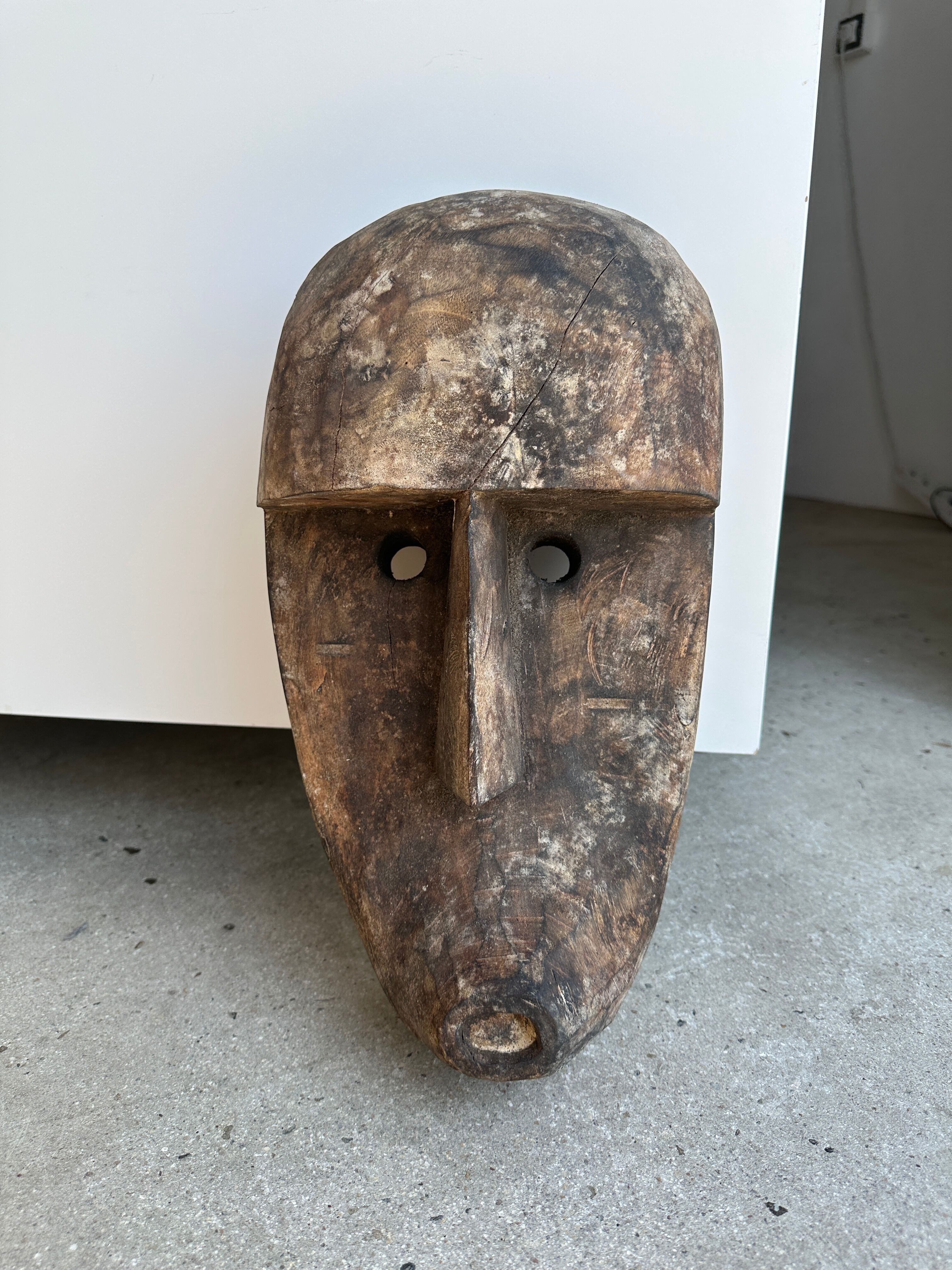 Large Timor mask in patinated wood H:50cm (1)