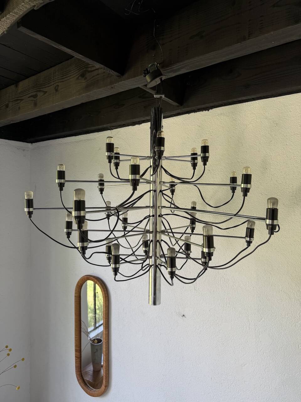 Lustre suspension Gino Sarfatti for Arteluce 30 lights model 2097 from the 1960s.