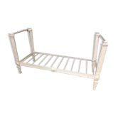 old cast iron bed (wrought iron)