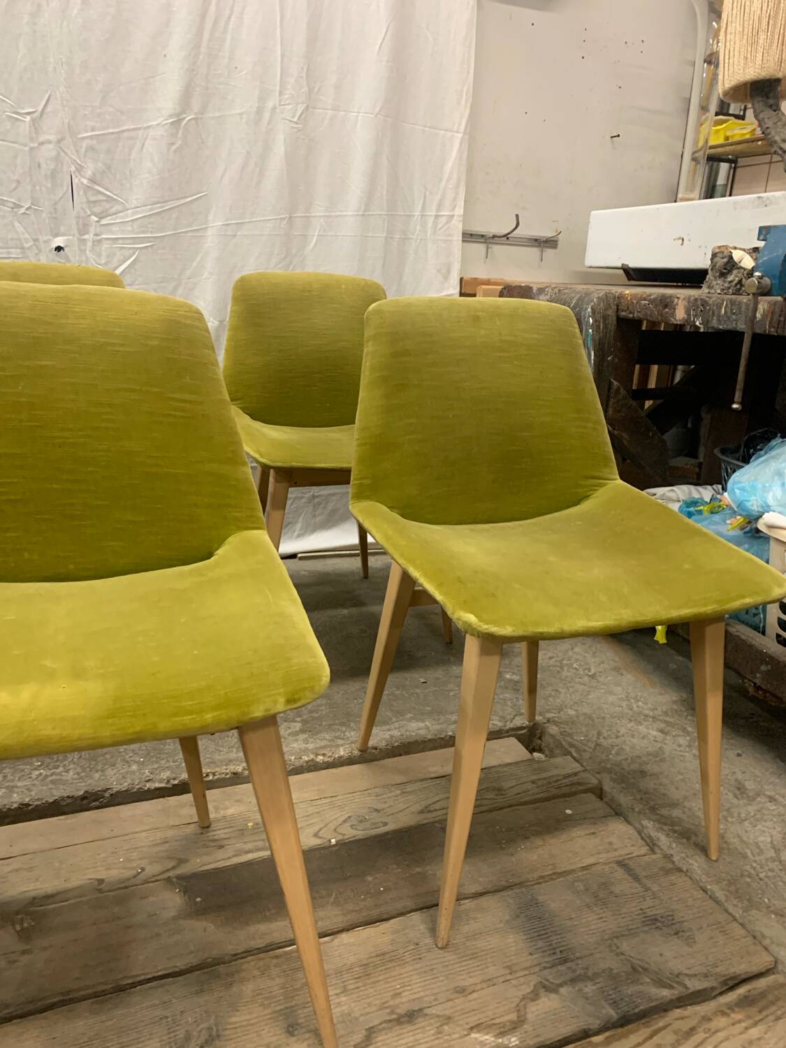 6 chaises scandinaves en velours vert, circa 1960