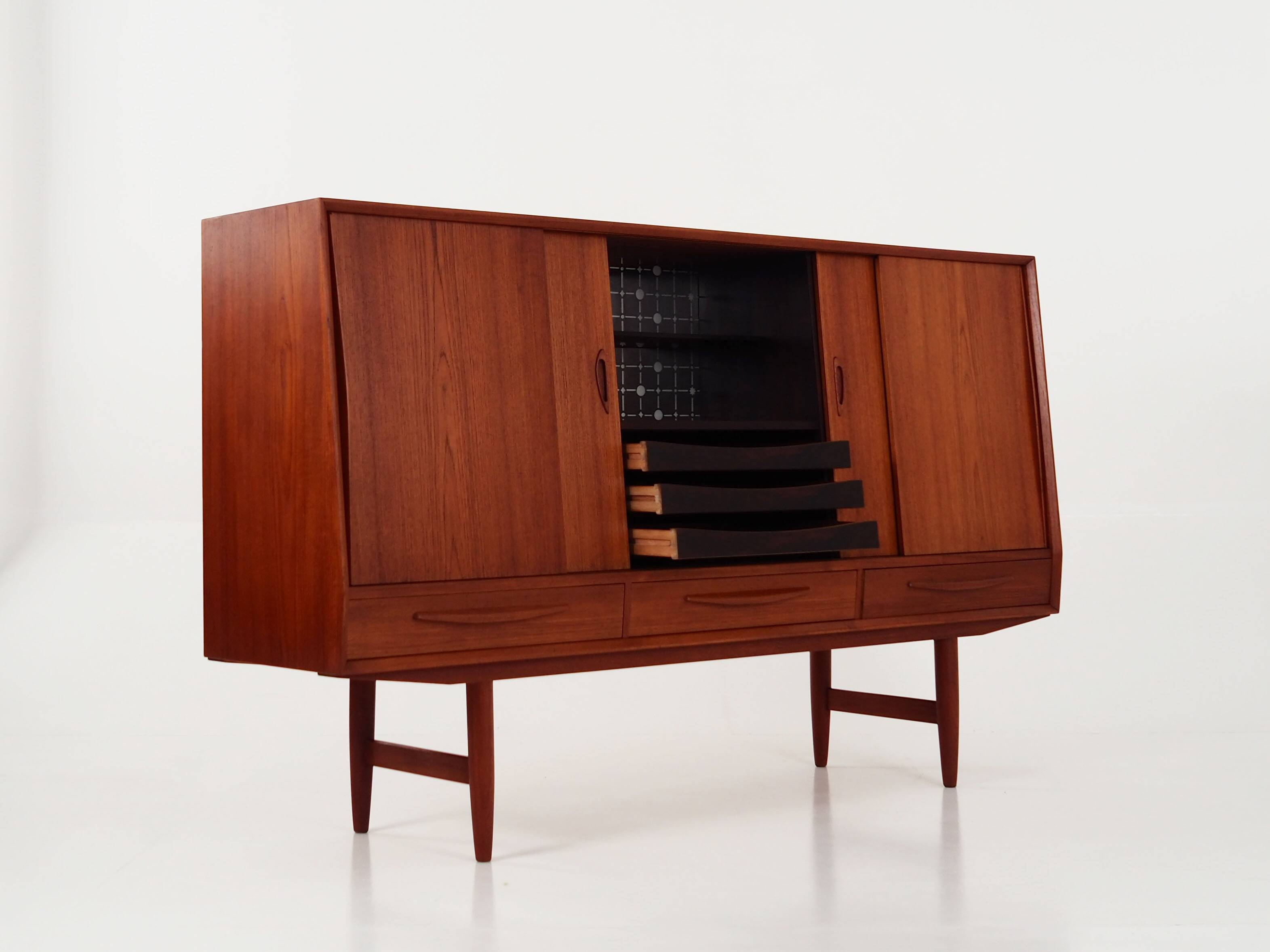 Highboard tekowy, duński design, lata 70, produkcja: Dania