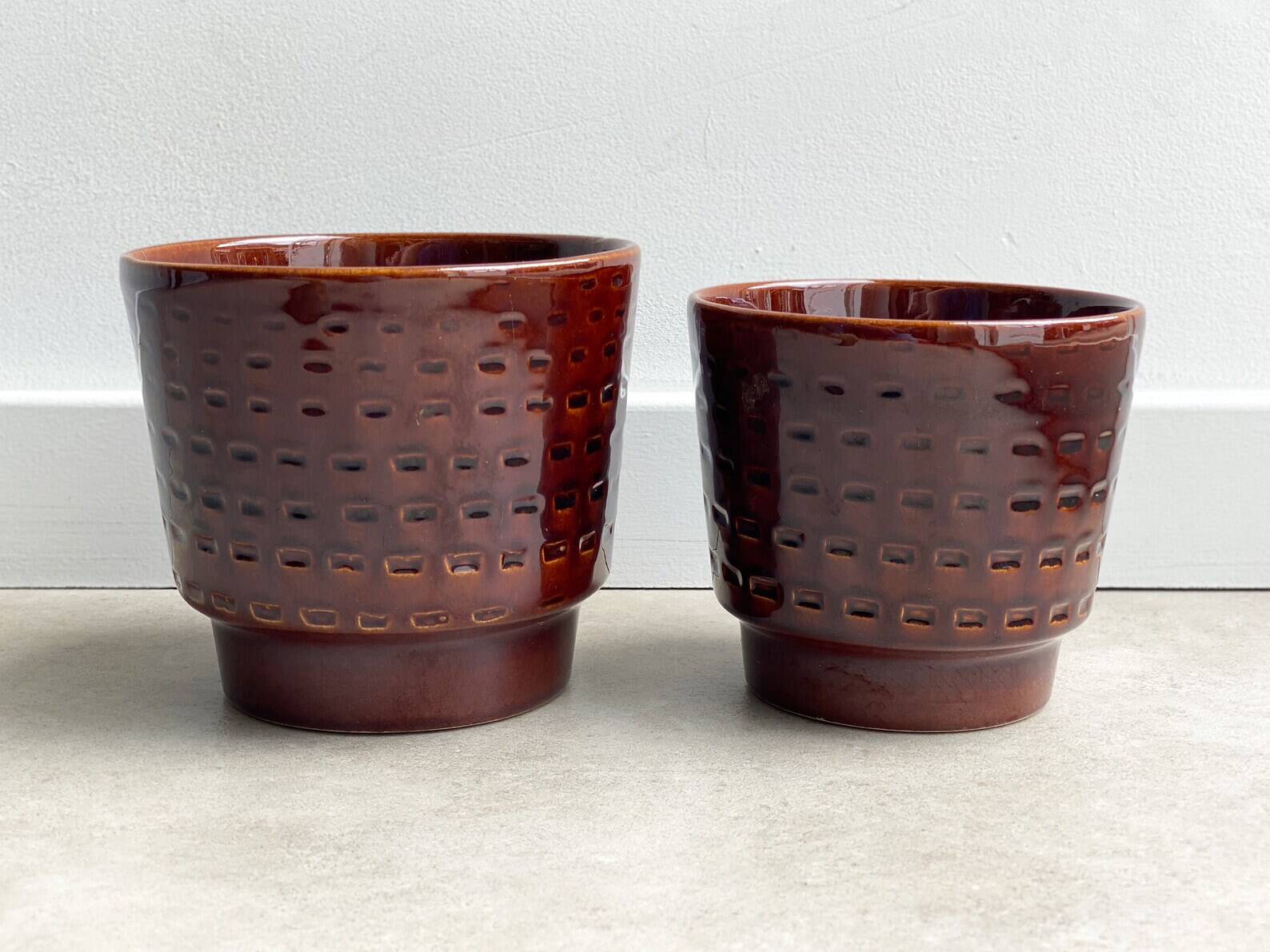 Set of 2 vintage planters - brown ceramic