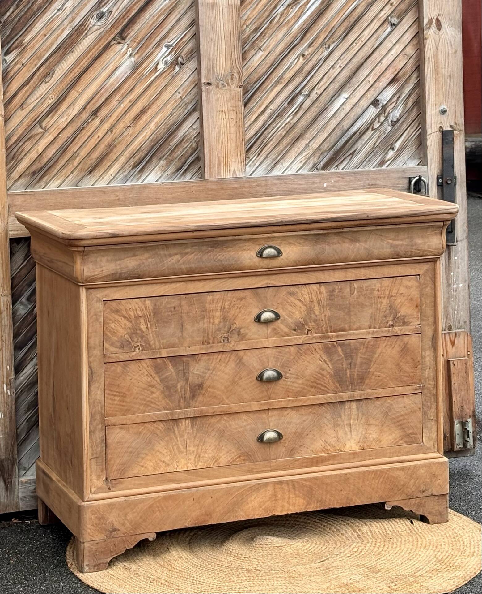 Large antique chest of drawers in raw wood - 4 drawers