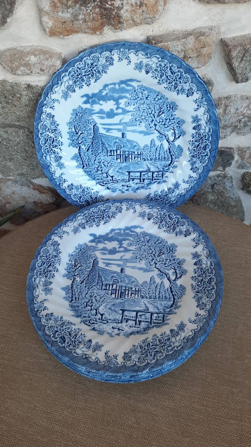 Churchill dinner plate