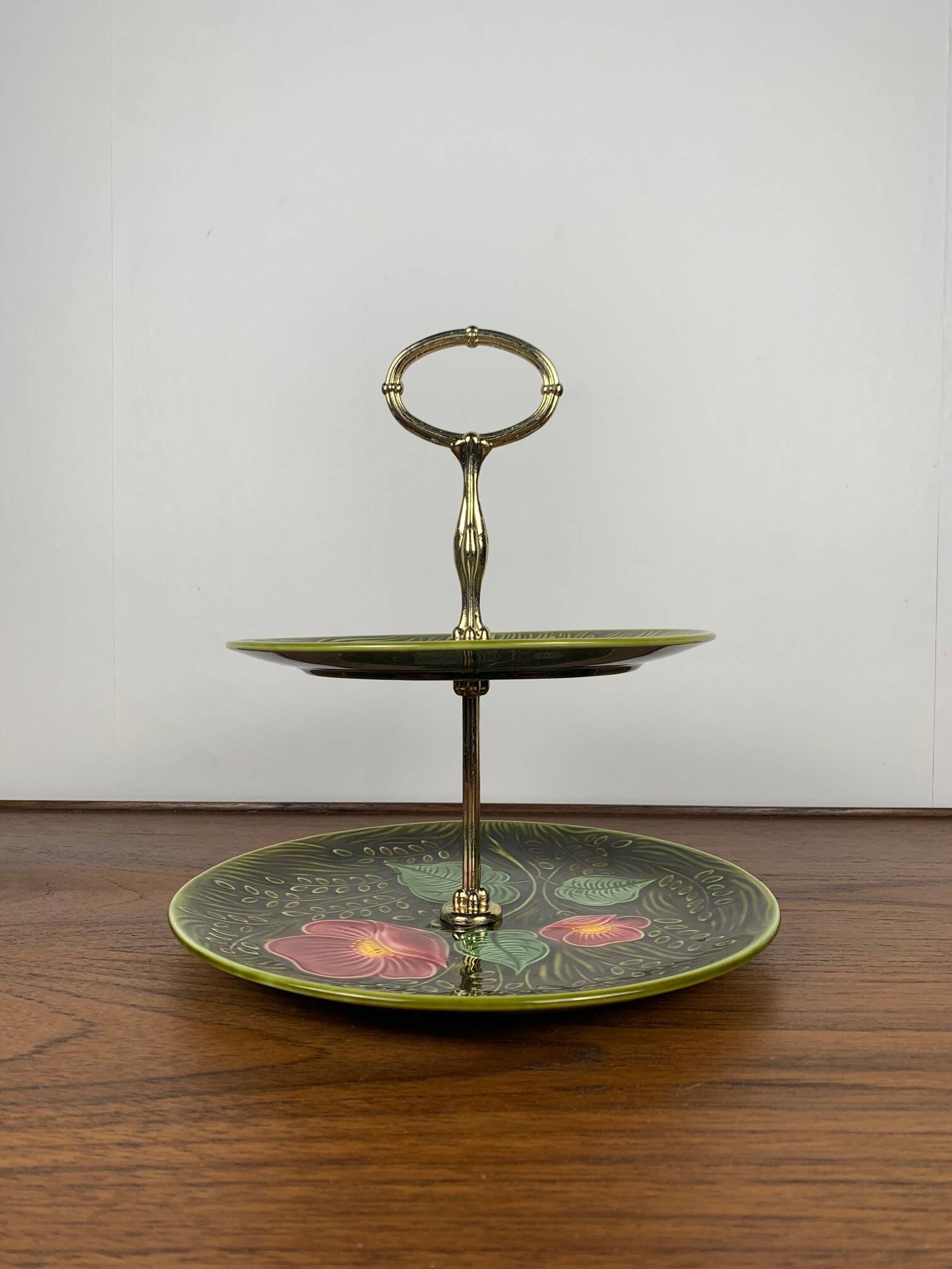 2-tiered majolica server/tray, Sarreguemines, early 20th century