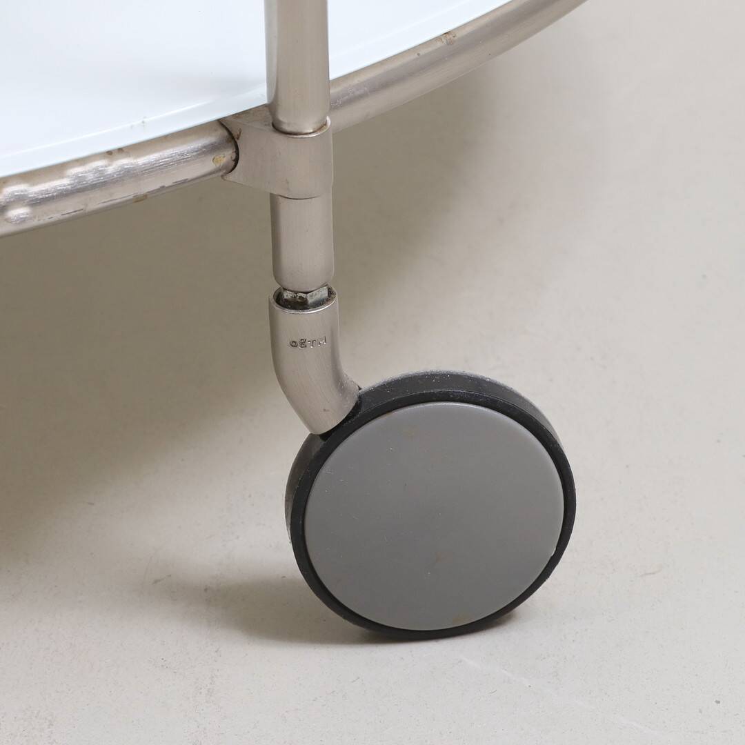 Round coffee table in opaline glass Ikea 1980 Sweden