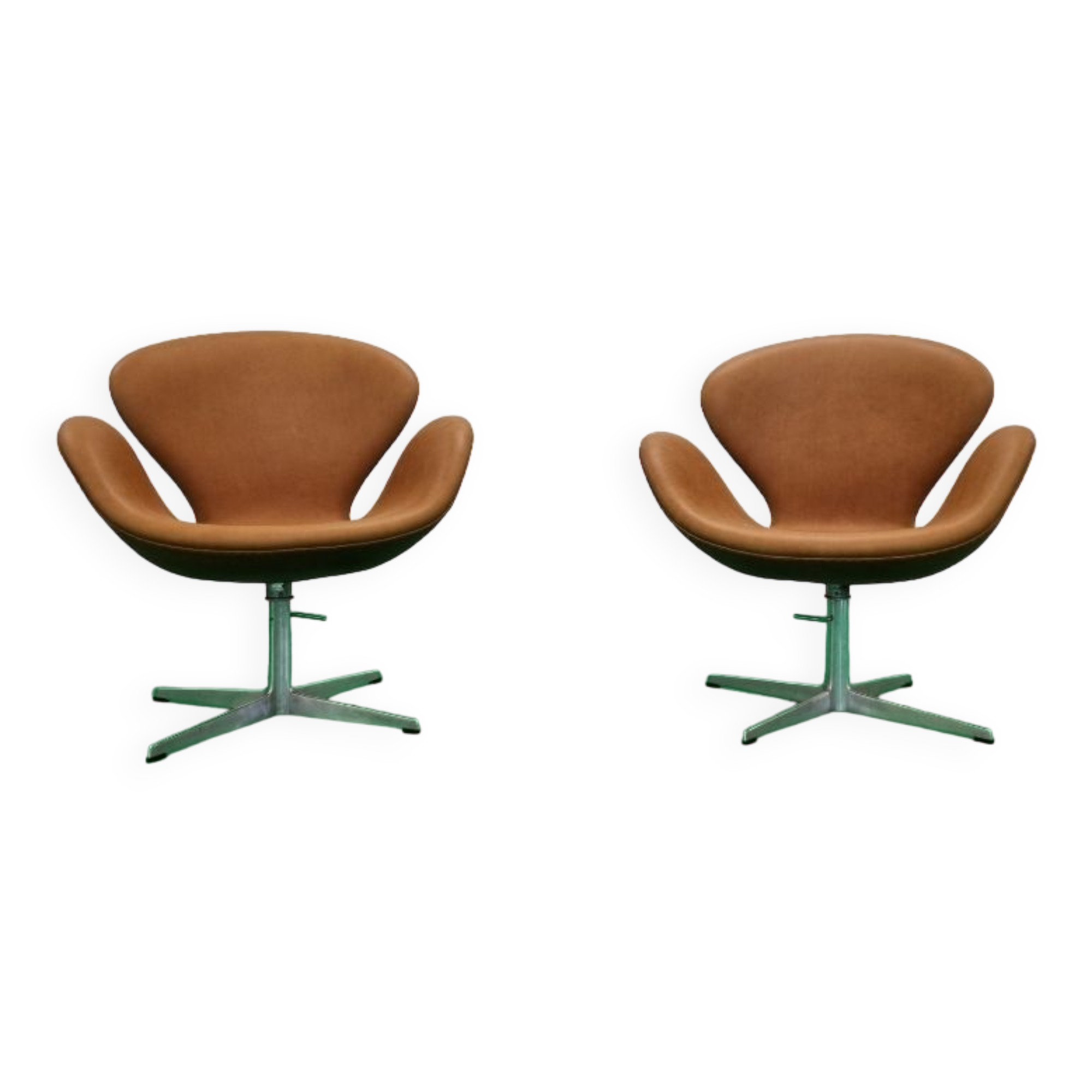 Pair Arne Jacobsen Swan chair Fritz Hansen
